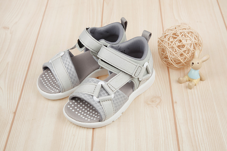Moonstar日本速乾活力灰色兒童機能涼鞋