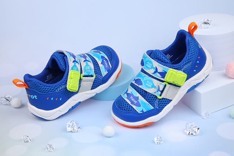 Moonstar日本Carrot玩耍海洋公園藍色兒童運動機能鞋