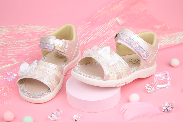 Moonstar日本花繪蝴蝶結白色兒童機能涼鞋