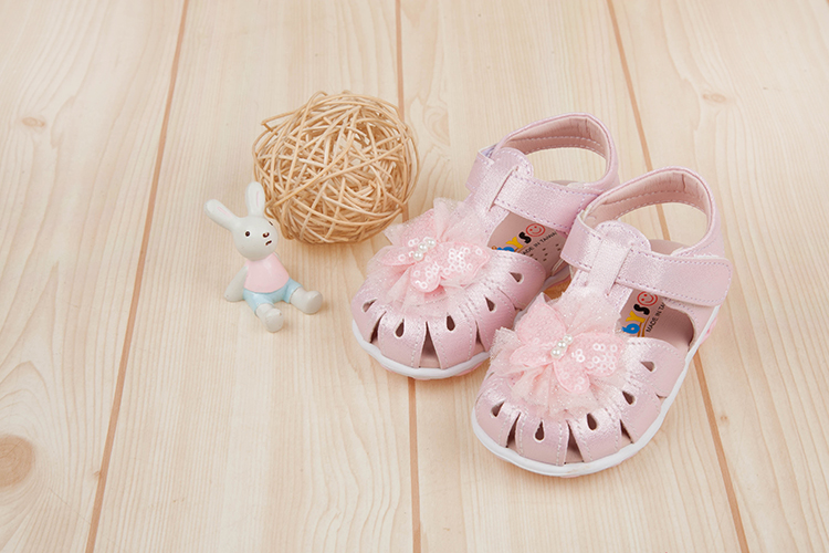 蕾絲蝴蝶粉色真皮寶寶涼鞋