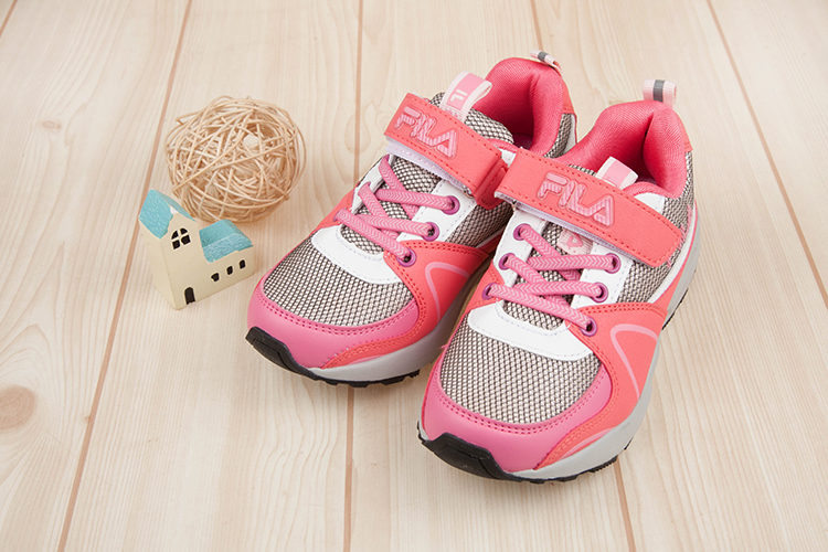FILA經典網狀防潑水桃紅灰兒童機能運動鞋