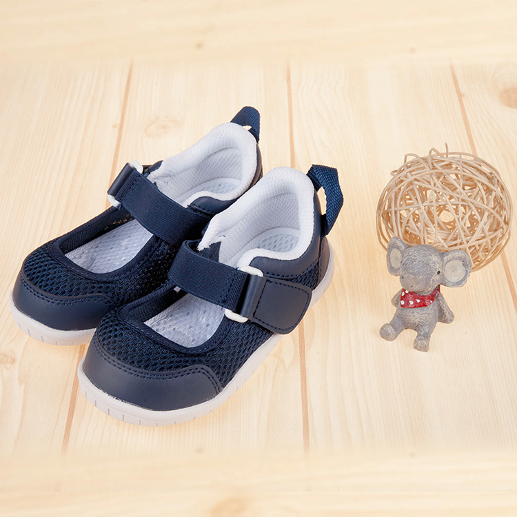 日本IFME透氣網布深藍色兒童機能室內鞋